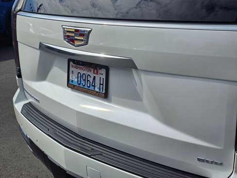 Used 2025 Cadillac Escalade ESV Premium Luxury image 15