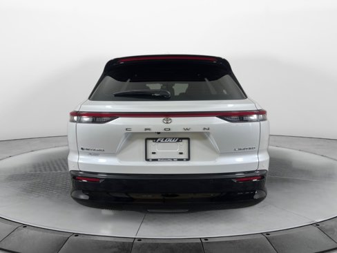 Certified 2025 Toyota Crown Signia image 15