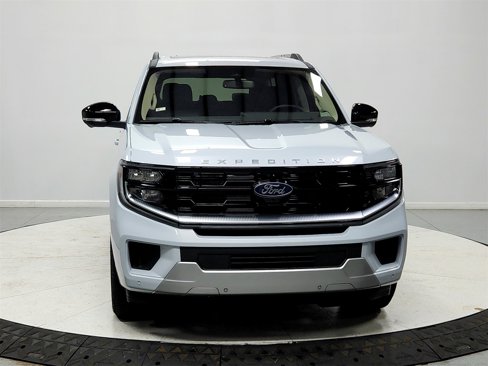 New 2025 Ford Expedition Platinum image 2