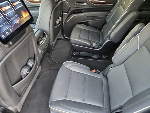 Certified 2024 Cadillac Escalade Premium Luxury image 35