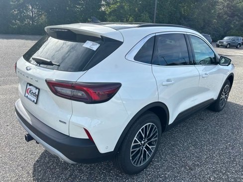 New 2024 Ford Escape SE w/ PHEV Premium Package image 24
