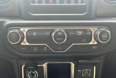 Used 2023 Jeep Wrangler Willys image 14