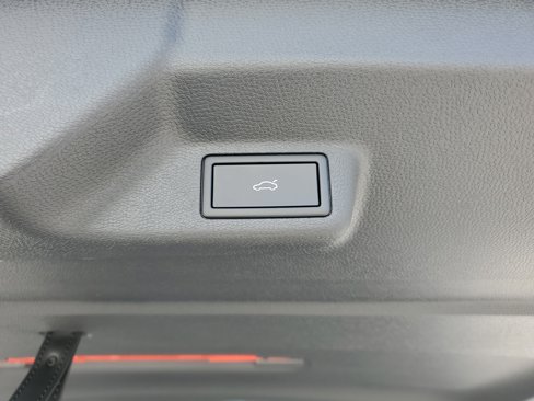 New 2025 Volkswagen ID. Buzz Pro S Plus image 8