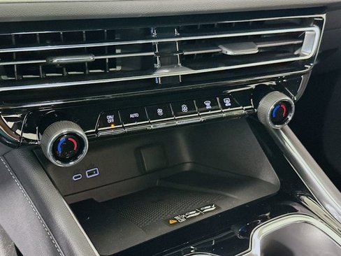 New 2026 Chevrolet Traverse LT image 16
