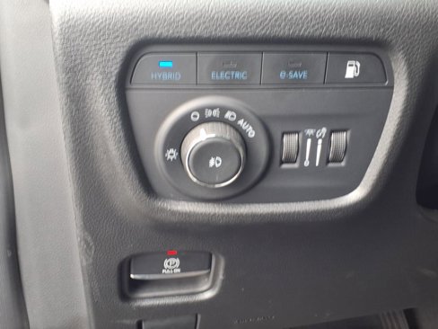 Used 2024 Jeep Grand Cherokee Limited 4xe image 20
