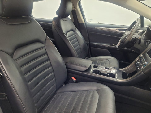 Used 2017 Ford Fusion SE w/ Fusion SE Technology Package image 21
