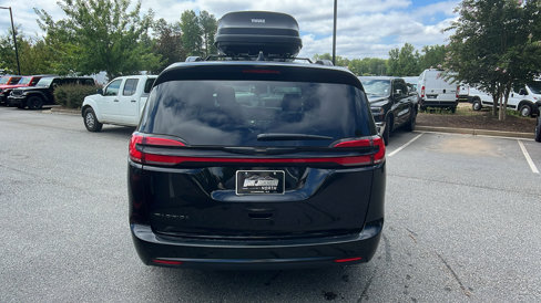 New 2025 Chrysler Pacifica Select image 9
