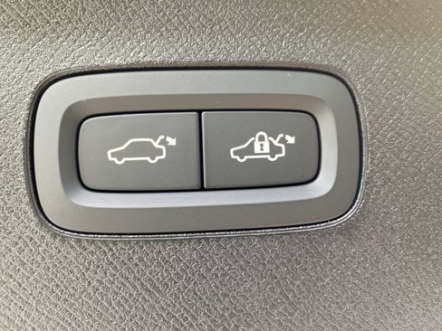 Certified 2025 Volvo XC90 T8 Plus w/ Protection Package Premier image 37