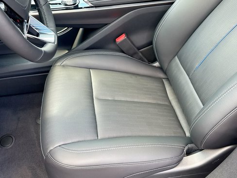 New 2026 Cadillac Lyriq V image 20