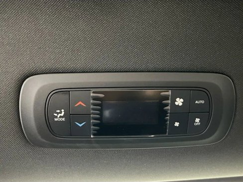 New 2026 Chrysler Pacifica Select image 25
