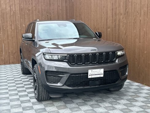 Used 2022 Jeep Grand Cherokee Altitude image 15
