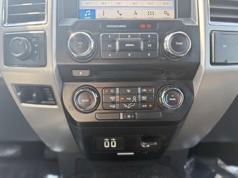 Used 2018 Ford F250 Lariat image 24