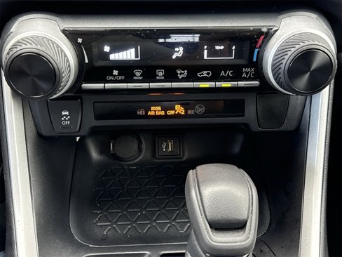 Used 2023 Toyota RAV4 LE image 27