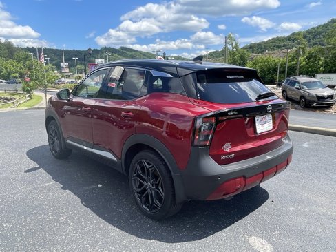 Used 2025 Nissan Kicks SR w/ Illumination Package image 6