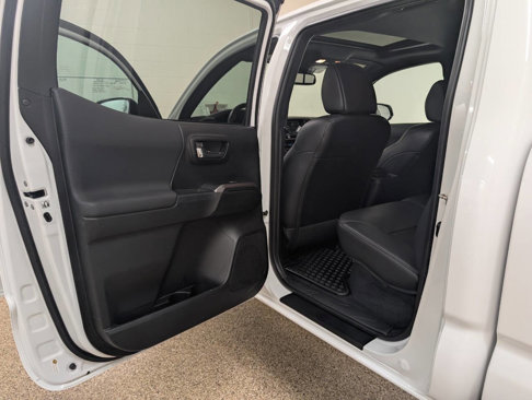 Used 2019 Toyota Tacoma TRD Sport image 13