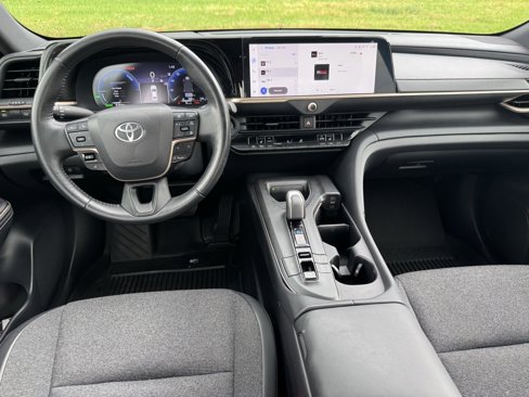 Used 2023 Toyota Crown XLE image 31