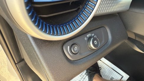Used 2025 Chevrolet Trax LS image 16