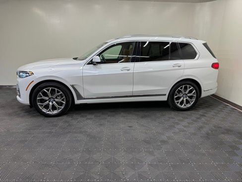 Used 2022 BMW X7 xDrive40i w/ Premium Package image 3