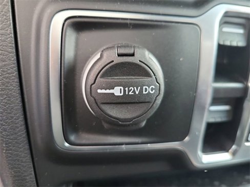 Used 2022 Jeep Wrangler Unlimited Sahara image 25