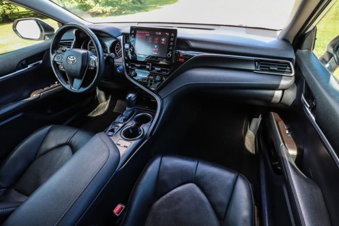 Used 2022 Toyota Camry XSE w/ Cold Weather Package image 33