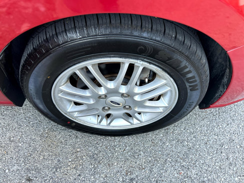 Used 2009 Ford Focus SE image 15