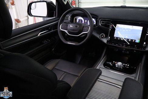 Used 2025 Jeep Wagoneer 4WD w/ Convenience Group I image 33