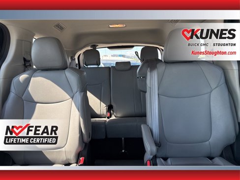 Used 2024 Toyota Sienna XLE image 23