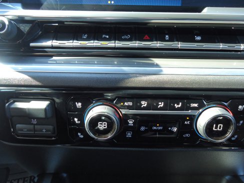 Used 2025 Chevrolet Silverado 2500 High Country image 21