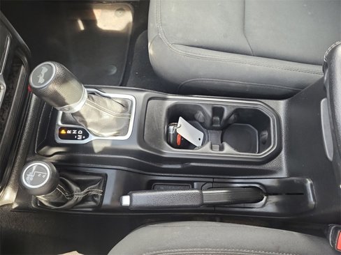 Used 2020 Jeep Wrangler Unlimited Sahara image 26
