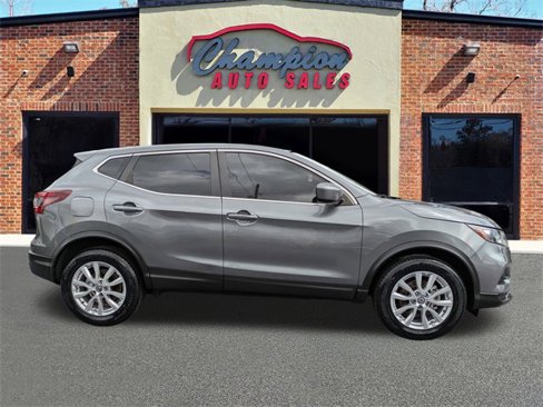 Used 2021 Nissan Rogue Sport S image 2