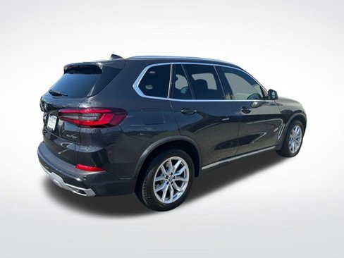 Used 2023 BMW X5 xDrive40i w/ Executive Package image 2