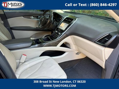Used 2019 Lincoln Nautilus Reserve image 15