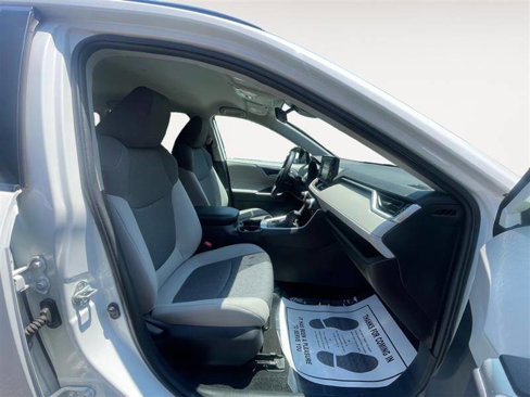 Used 2021 Toyota RAV4 XLE image 15