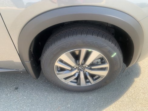 New 2025 Nissan Pathfinder SL image 9