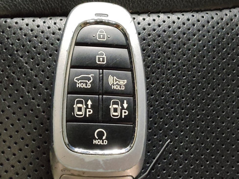 Used 2023 Hyundai Santa Fe Limited image 32