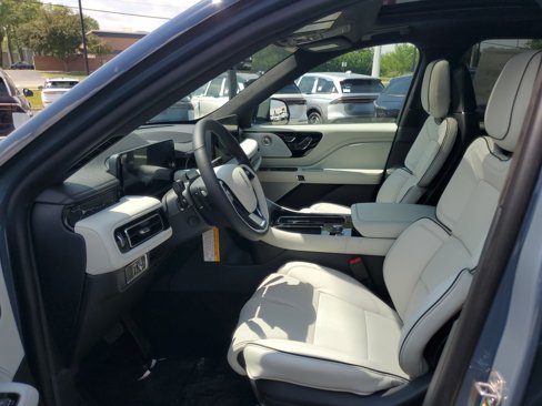 New 2025 Lincoln Aviator Black Label w/ Jet Appearance Package image 12