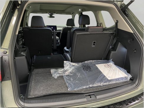 New 2026 Volkswagen Atlas Peak Edition image 6
