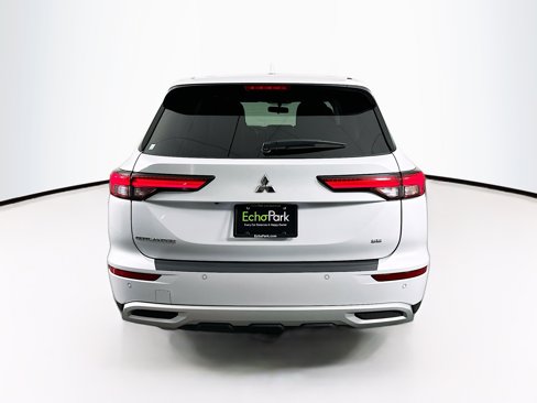 Used 2024 Mitsubishi Outlander SE image 7