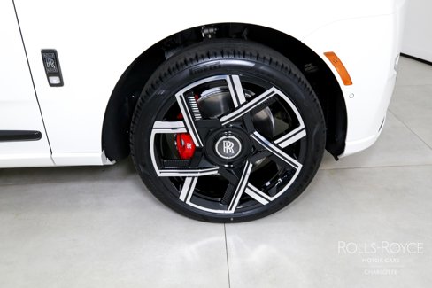 New 2025 Rolls-Royce Cullinan Black Badge image 41
