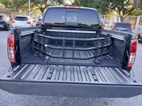 Used 2020 Nissan Frontier SV w/ Midnight Edition Floor Mats image 16