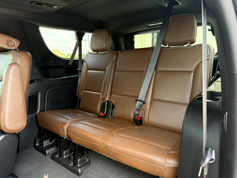 Used 2021 Chevrolet Suburban High Country w/ Premium Package image 18