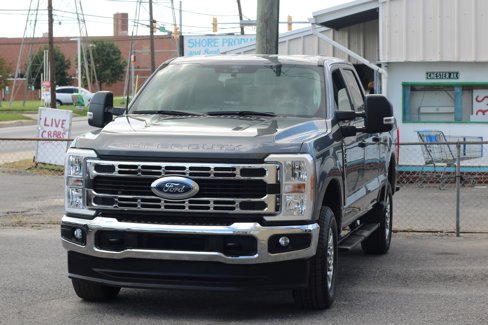 Used 2024 Ford F250 XLT image 3
