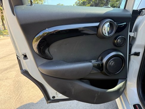 Used 2019 MINI Cooper S w/ Premium Package image 17