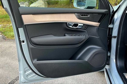 New 2026 Volvo XC90 B6 Plus w/ Protection Package Premier image 11