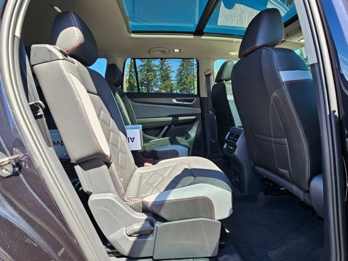New 2025 Volkswagen Atlas Peak Edition SE image 29