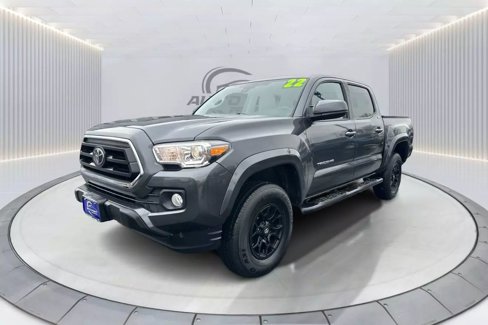 Used 2022 Toyota Tacoma SR5 image 3