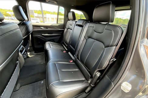New 2025 Jeep Grand Cherokee Limited image 10