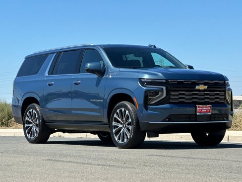 New 2025 Chevrolet Suburban High Country image 2