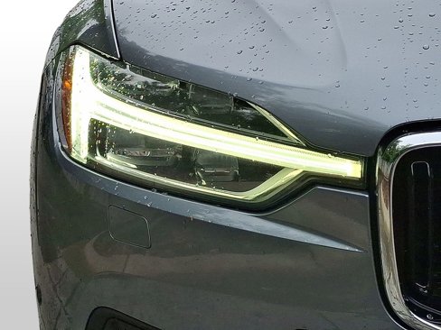 Used 2019 Volvo XC60 T5 Momentum w/ Multimedia Package image 34