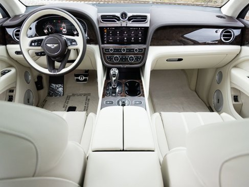 New 2025 Bentley Bentayga image 2